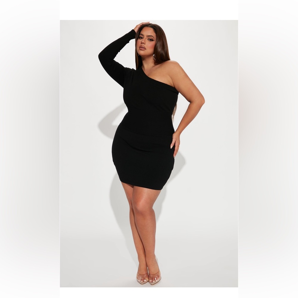 Fashion Nova off the shoulder Oakley snatched mini dress
